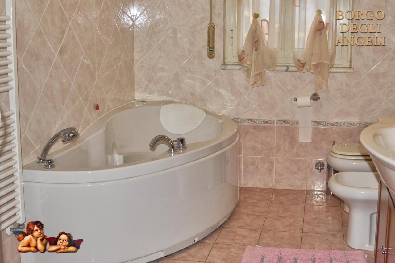 Borgo Degli Angeli Arcola Bed & Breakfast Exterior photo